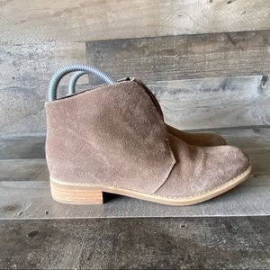 Blondo waterproof booties size 6.5 taupe ankle boot